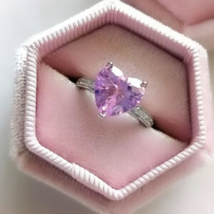 Amora Bloom Ring